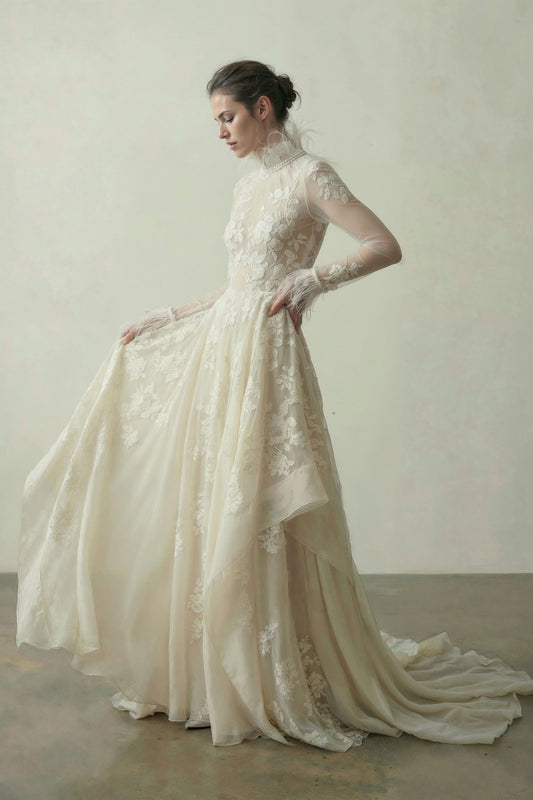 Alabaster Reverie (Champagne Ivory)